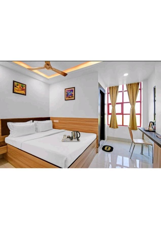 Gods County Hotels & Resorts Tarapith Exterior foto