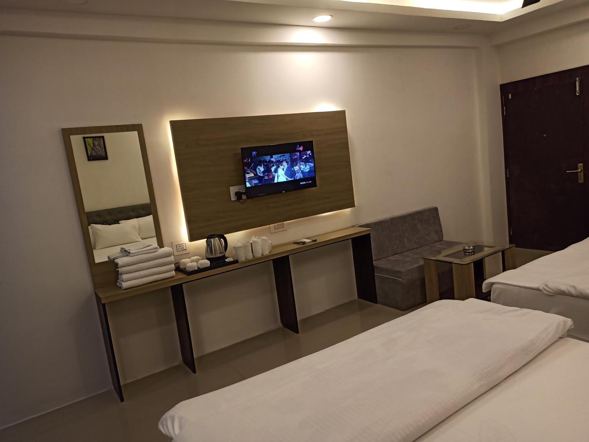 Gods County Hotels & Resorts Tarapith Exterior foto