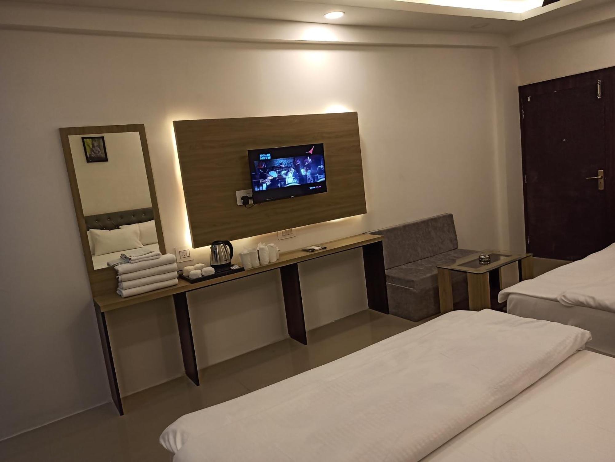 Gods County Hotels & Resorts Tarapith Exterior foto