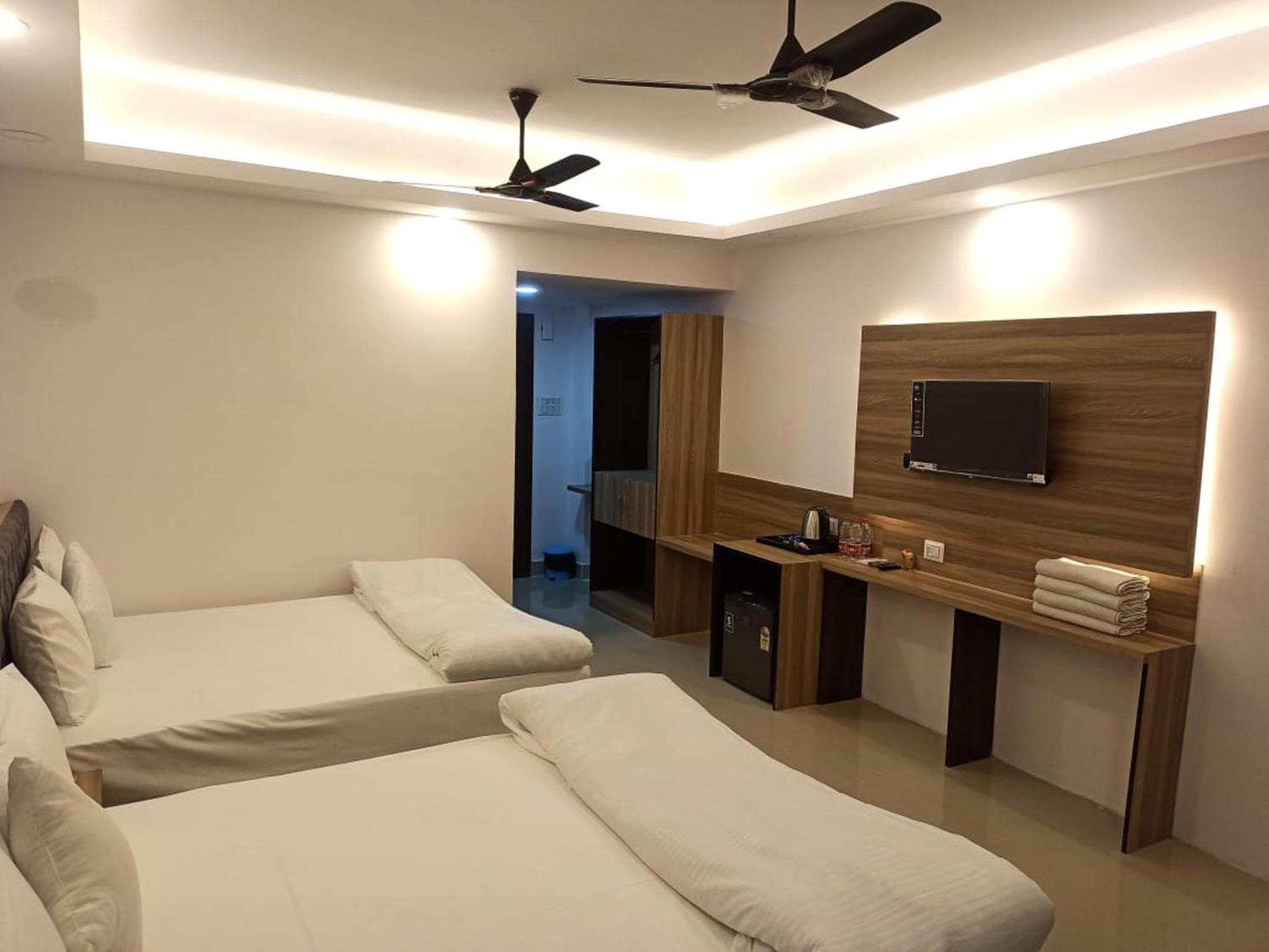 Gods County Hotels & Resorts Tarapith Exterior foto